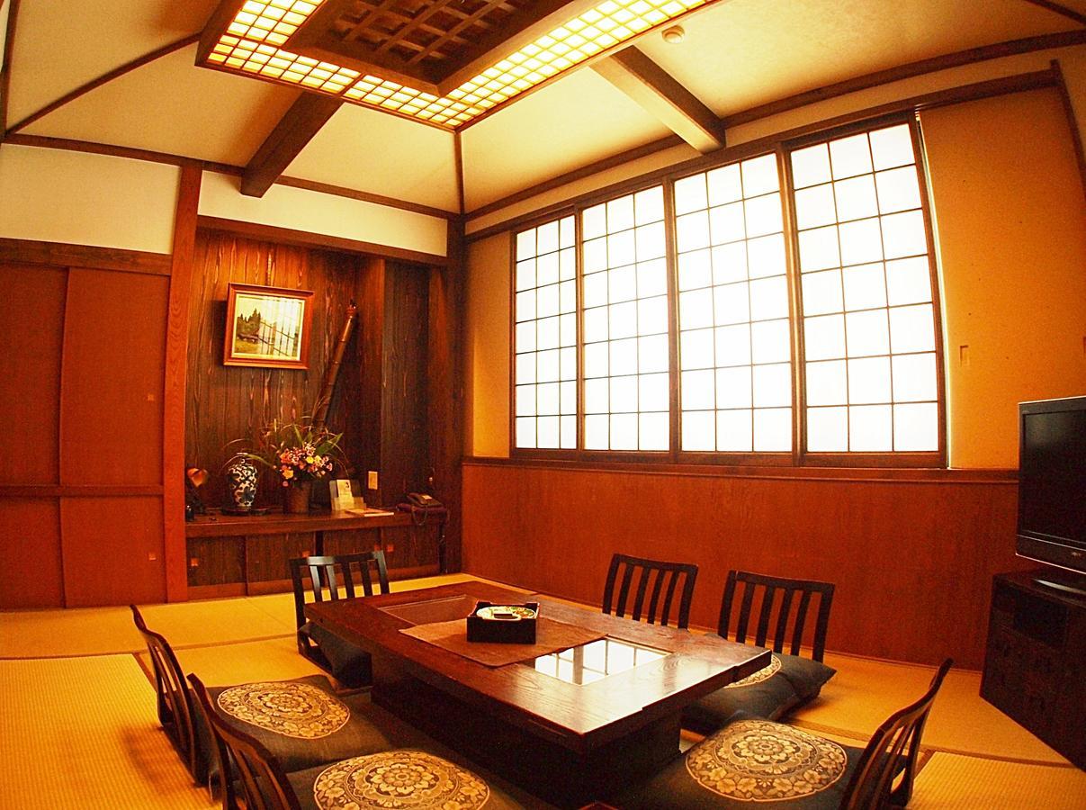 Chuo Hotel Chikuma Екстериор снимка
