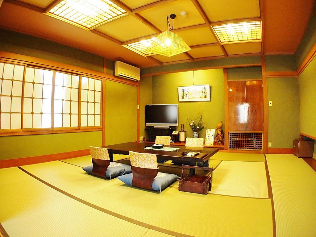 Chuo Hotel Chikuma Екстериор снимка